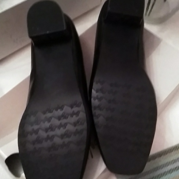 Shoes - Picture 4 of 4